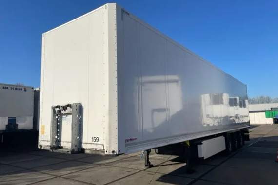 Schmitz Cargobull SKO 24 Closed box liftaxle insulated APK TuV new